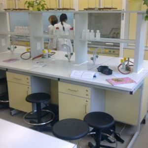 Stol Laboratoryjny Wyspowy Aliant C Nadstawka 01